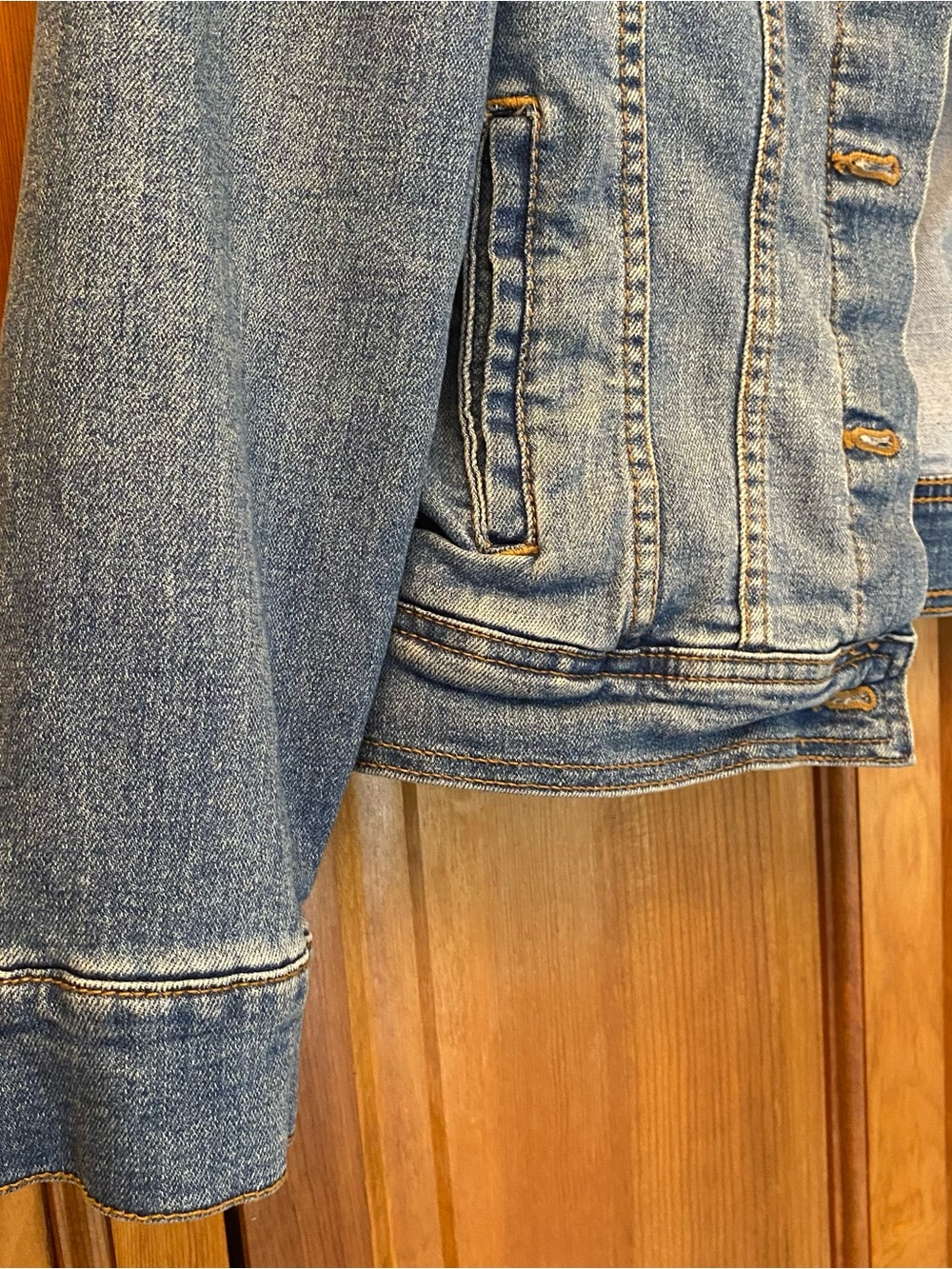 Old Navy Medium Wash Denim Jacket - Picture 4 of 9